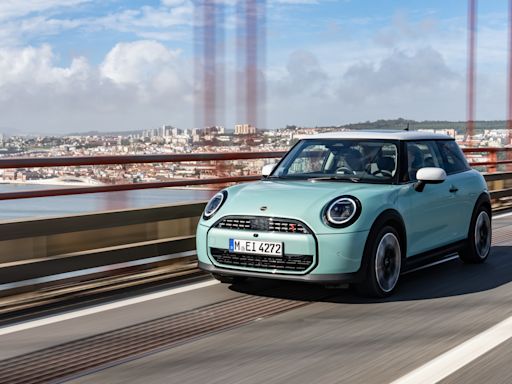 Mini Cooper 三門式樣車先行上市！採雙車型規劃，建議售價 153 萬起！