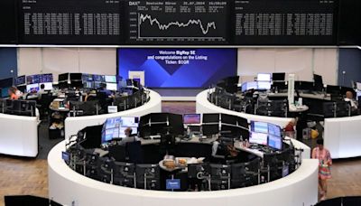 European shares slide more than 1% as bank stocks crumble