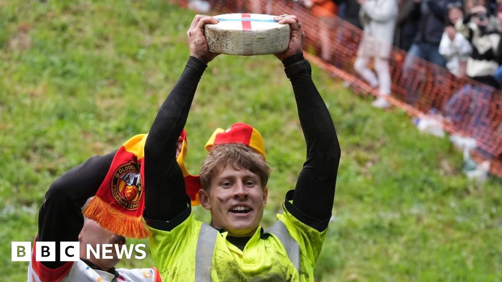 Gloucestershire cheese rolling attracts thousands of fans