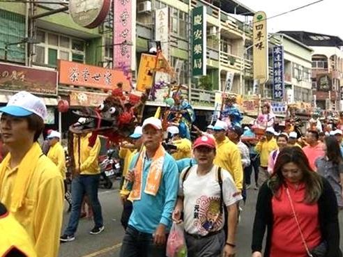 學甲香蜈蚣陣防「罷扛」再發生 廟方今年增加30備用人力 - 生活