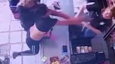 Video: salvaje golpiza a la cajera de un supermercado chino en La Plata