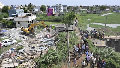 Chennai: Clearing of encroachments from Retteri lake begins amidst stiff opposition