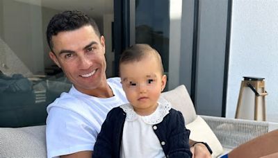 Cristiano Ronaldo y su hija Bella Esmeralda sorprenden a Georgina con un tierno regalo