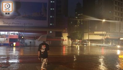 天文台表示驟雨正影響香港東部 未來一兩小時影響本港其他地區