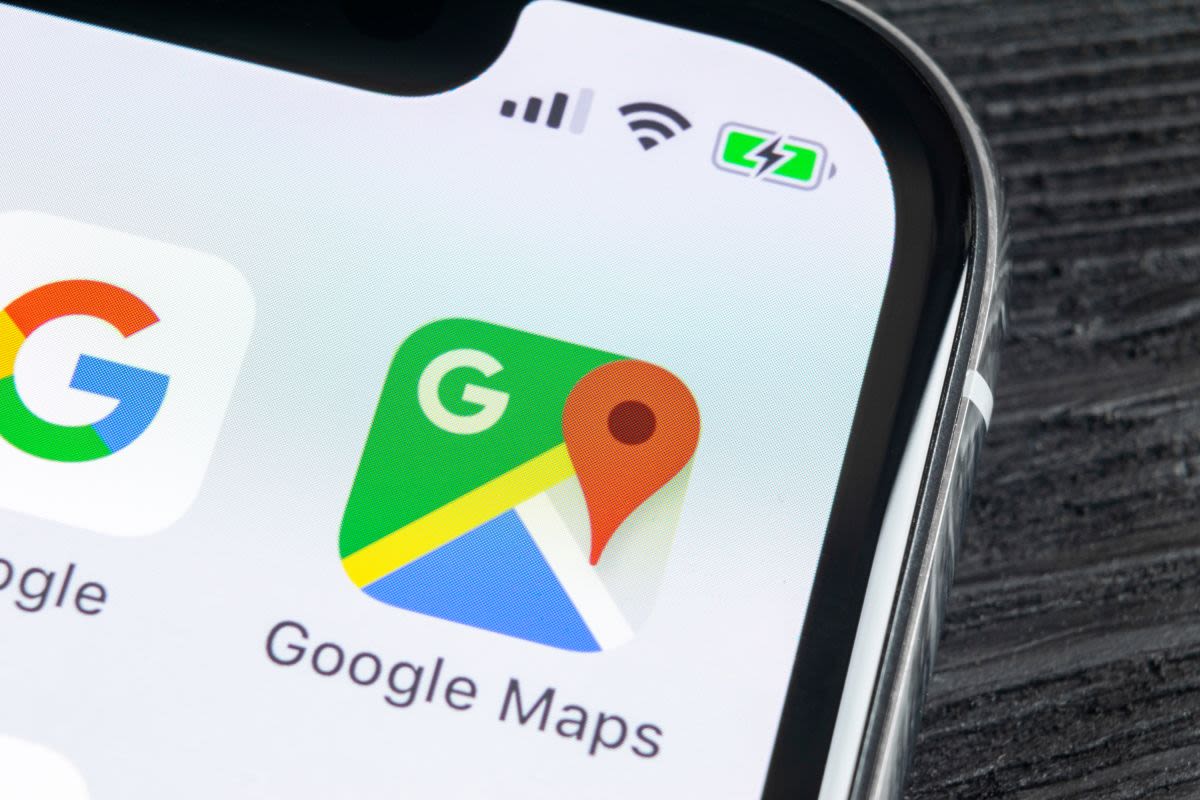 Getting out of town this weekend? How to use Google Maps, Waze and Apple Maps to avoid traffic