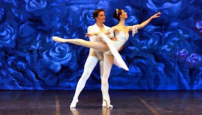 Clásico. Ballet de San Petersburgo encanta con “El lago de los cisnes”