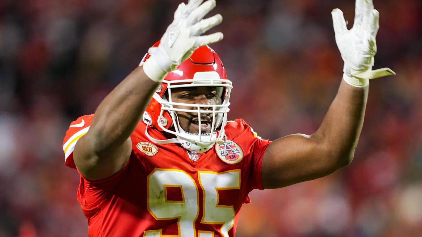 Chiefs Given Props for 'Critical' Retention of Chris Jones