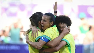 Como en sus mejores tiempos, Marta comanda triunfo de Brasil en debut en París