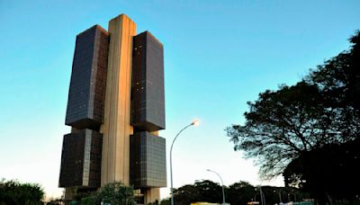 Comitê do Banco Central interrompe queda da taxa de juros - Congresso em Foco