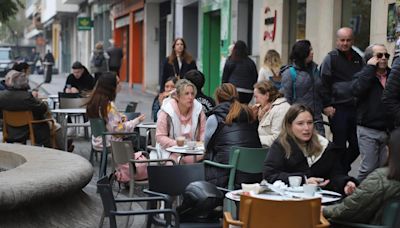 Urbanismo estudiará propuestas de vecinos, hostelería y comercio para el control de la vía pública