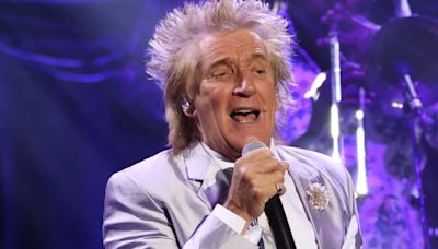 Rod Stewart defends support for Ukraine after booing at Germany gig