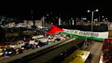 Eliminados y sancionados: bandera gigante de Palestina metería en problemas a Millonarios con la Conmebol