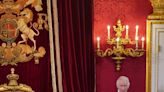 Rei Charles parafraseia Shakespeare em tributo emocionado à rainha