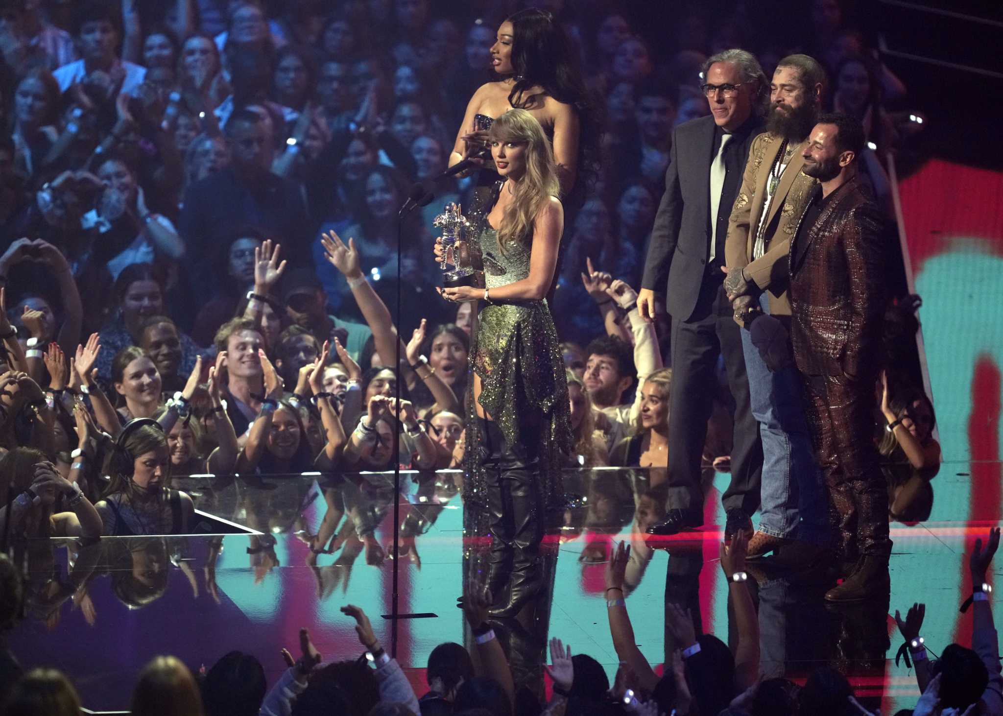 Taylor Swift wins big at MTV Video Music Awards, ties Beyoncé’s record and thanks Travis Kelce