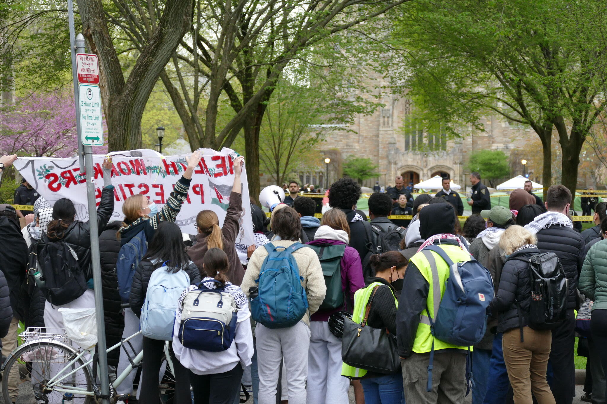 How would Yale divesting from the Israel-Hamas war work?