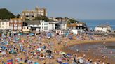 Heatwave offers ‘welcome boost’ for UK hospitality sector after drizzly spring