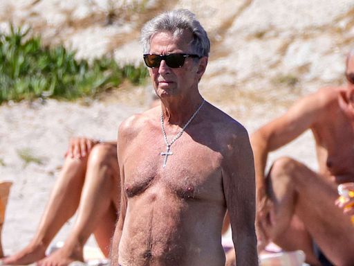 Shirtless Eric Clapton and 2 of His Daughters Enjoy a Beach Day During Vacation in France: See the Photos