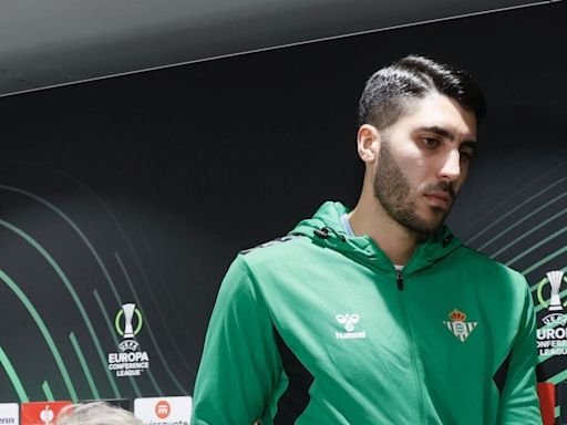 Rui Silva anuncia su deseo de salir del Betis: "Me encantaría volver a Portugal y jugar en un gran club"