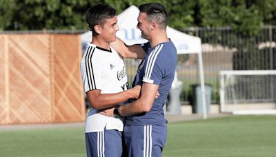 El mimo de Lionel Scaloni y el sentido posteo de Paulo Dybala durante los festejos de Argentina bicampeón de América