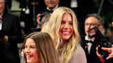 Sienna Miller y su hija Marlowe deslumbraron en la alfombra roja de Cannes con la matriarca de la familia