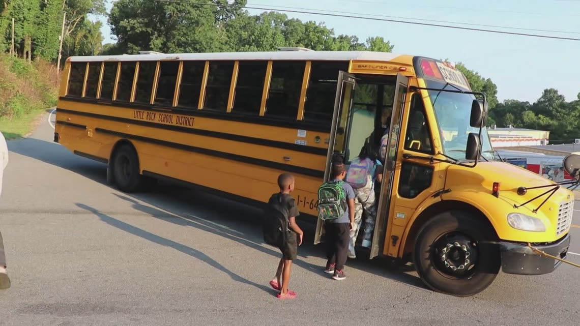 Safety concerns grow for kids at dangerous Kanis Road bus stop in Little Rock