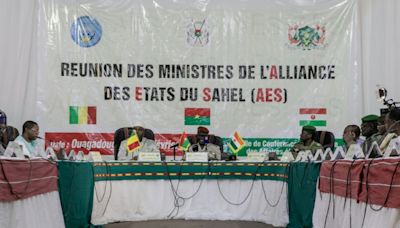 Sahel military chiefs mark divorce from West Africa bloc