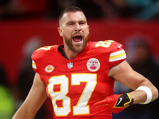 Fans Defend Travis Kelce After Critics Call Him a 'Nepo Boyfriend'