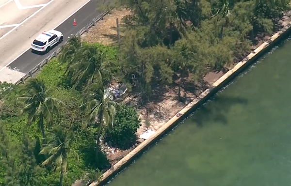 Investigation underway after police recover body found floating in Miami - WSVN 7News | Miami News, Weather, Sports | Fort Lauderdale
