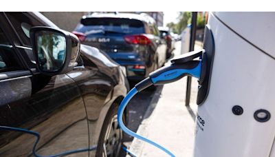 Exxon Backs EV Demand Growth to Turn Its Lithium Bet Into a Win