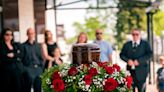 Dear Abby: Widow wonders what to do with husband’s ashes now that she plans to live with someone new