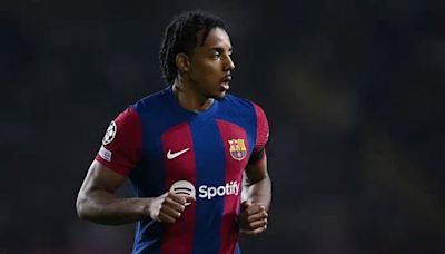 Koundé divide al vestuario del FC Barcelona con una frase rotunda a Ronald Araújo