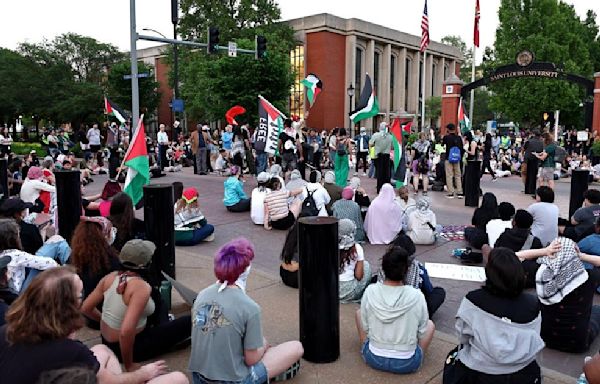 St. Louis mayor credits communication, SLU leadership for peaceful anti-Gaza war protest