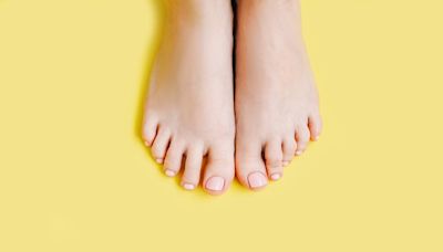 Here’s How To Tell if Your Toenail Fungus Is Dying + 3 Natural Remedies To Speed Healing