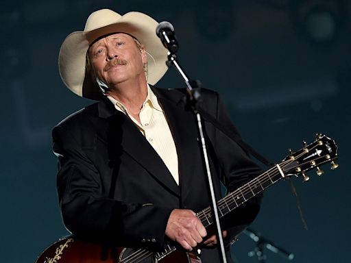 Alan Jackson extends farewell tour amid major health problems: 'I'm going to give them the best show'