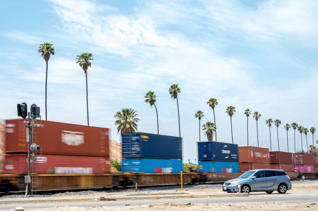 Clean air rule could derail California’s freight train industry, lawmaker warns