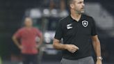 Artur Jorge avalia empate e explica escalação do Botafogo