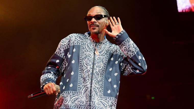 Snoop Dogg Arizona Bowl, explained: How rapper, Dr. Dre and Gin and Juice are sponsoring 2024 game | Sporting News