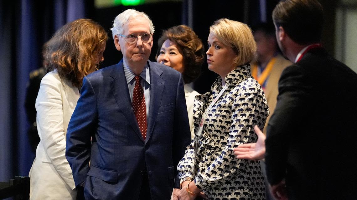 Mitch McConnell booed at RNC while pledging Kentucky's delegates to Donald Trump