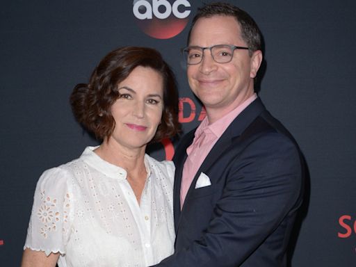 Joshua Malina's wife files for divorce