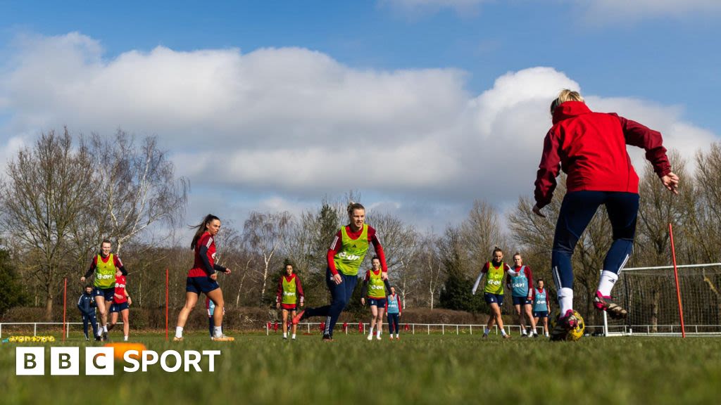 Nottingham Forest: Women's football team going professional "brilliant" for region