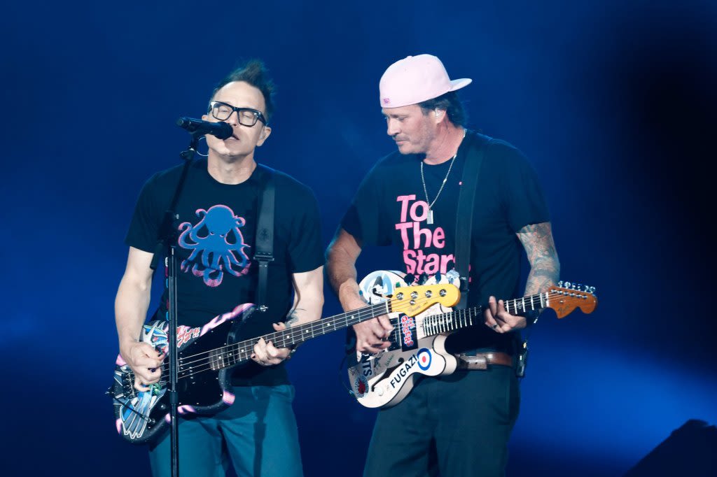 Concert review: blink-182 performs act of magic at Petco Park San Diego homecoming show