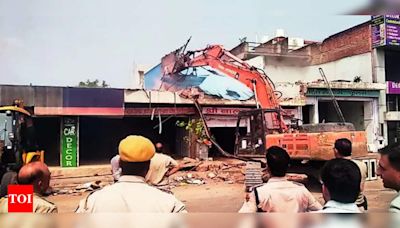 JDA razes 120 encroachments on Day 1 of mega eviction drive | Jaipur News - Times of India