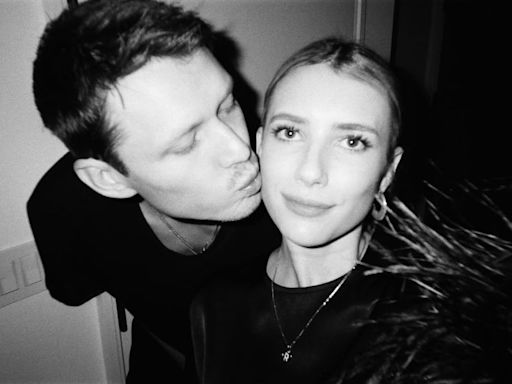 Emma Roberts anuncia su compromiso con el actor Cody John: ‘Pongo esto aquí antes de que mi mamá les diga a todos’