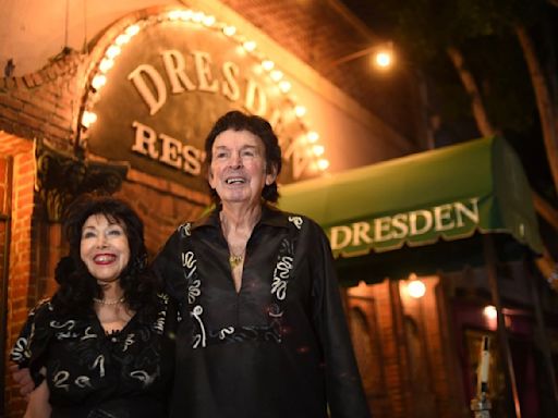 Marty Roberts Dies: Half Of ‘Marty & Elayne’ Lounge Band At The Dresden Was 89