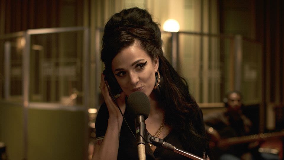 In ‘Back to Black,’ Marisa Abela’s fierce take on Amy Winehouse is the best reason to go, go, go