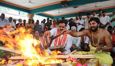 TTD Laddu row: Nadendla Manohar performs Maha Yagam in support of Pawan Kalyan’s atonement deeksha