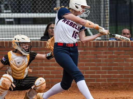 Strom Thurmond softball returns to form, eliminates Chesnee to stay alive in playoffs