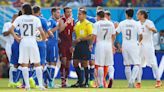 Los árbitros de la Eurocopa sólo darán explicaciones a los capitanes