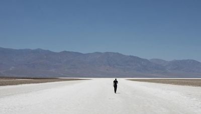 Tourists still flock to Death Valley amid searing US heat wave blamed for several deaths