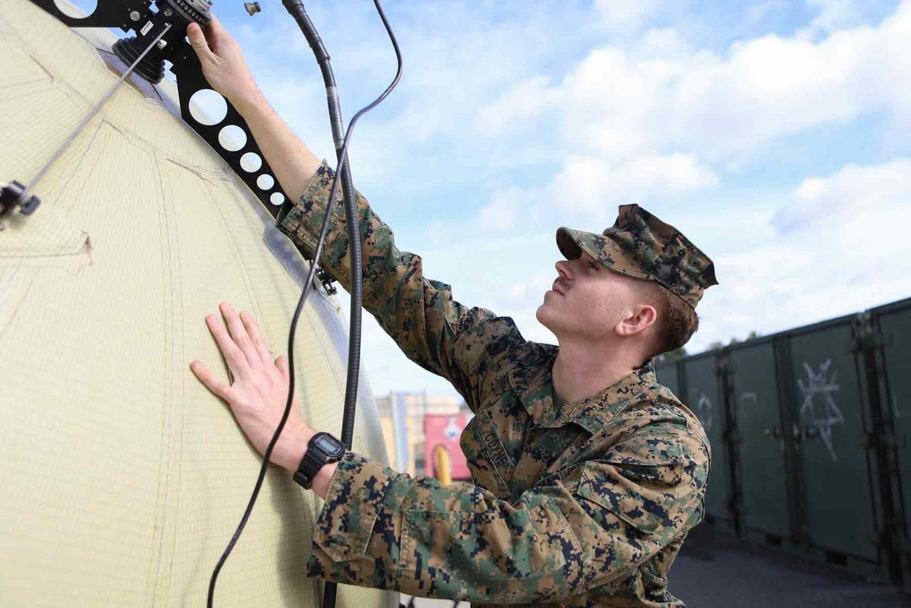 Marine Corps Pilot Program Allows Qualified Signals, Cyber Recruits to Join Service Up to Rank of Gunny